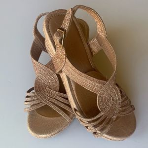 Girls sandal size 2 Rose Gold